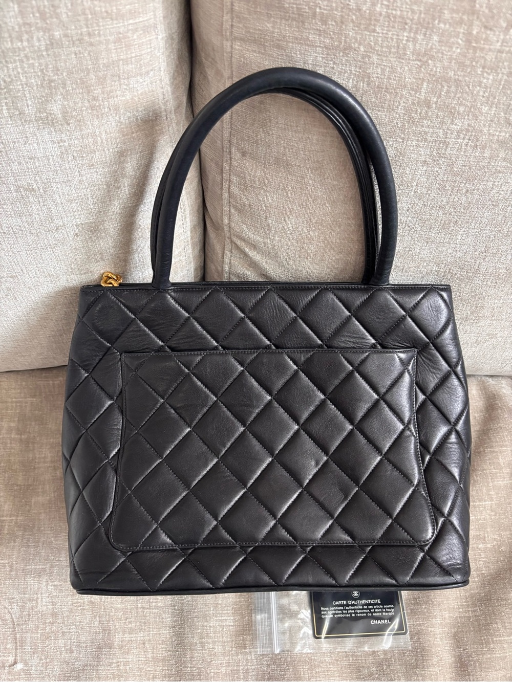 Authentic CHANEL black lambskin leather gold medallion 24k gold tote - Picture 3 of 15